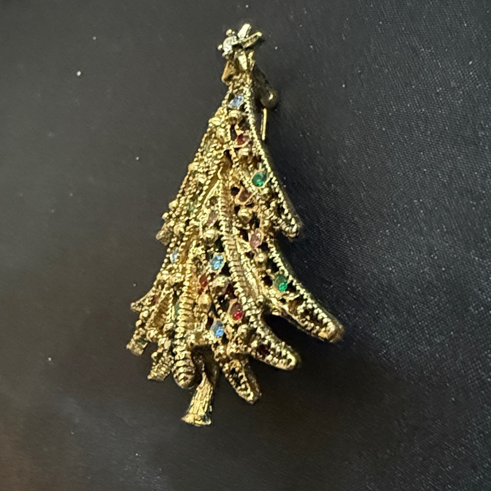 Vintage Christmas Tree Brooch Pin Gold Color with Round Multicolor Crystals - Picture 2 of 4